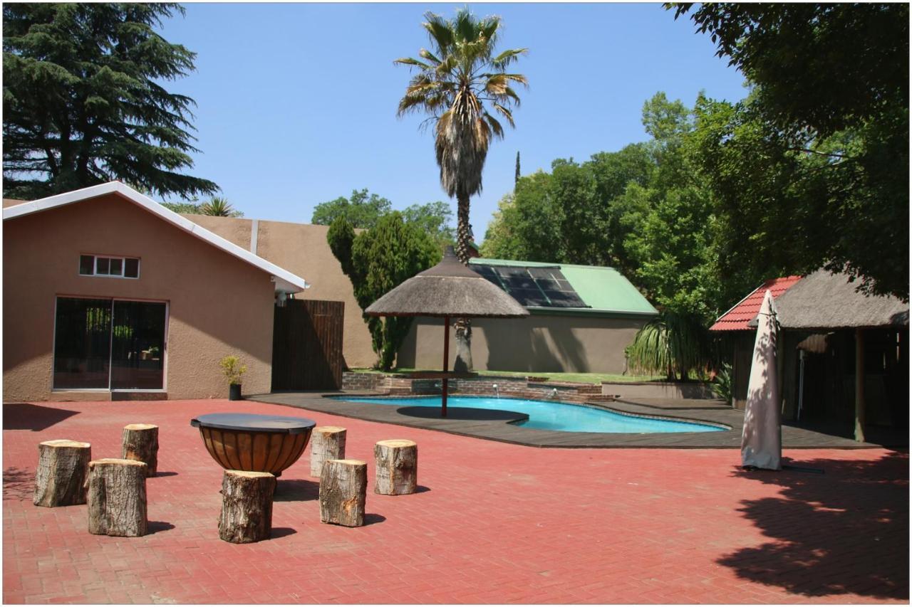 Aalwyns Guesthouse Vanderbijlpark Extérieur photo